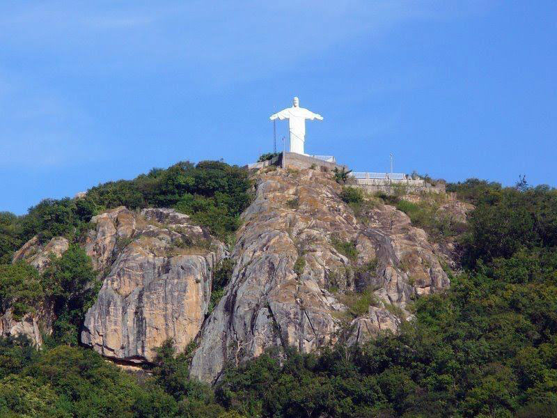 Monte Cristo Rei, réplica do Cristo Redentor em Pereiro