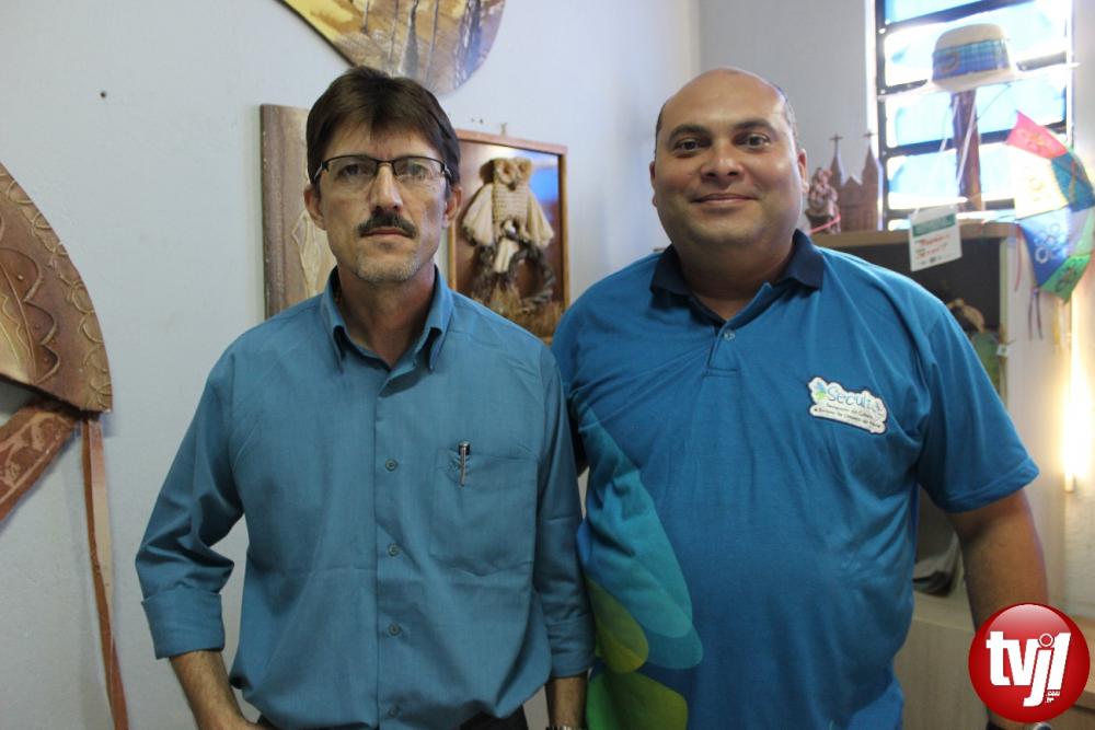 O Secretário de Cultura a Turismo, Rogério Pinheiro, à esquerda e seu assessor Fábio Pitombeira à direita.