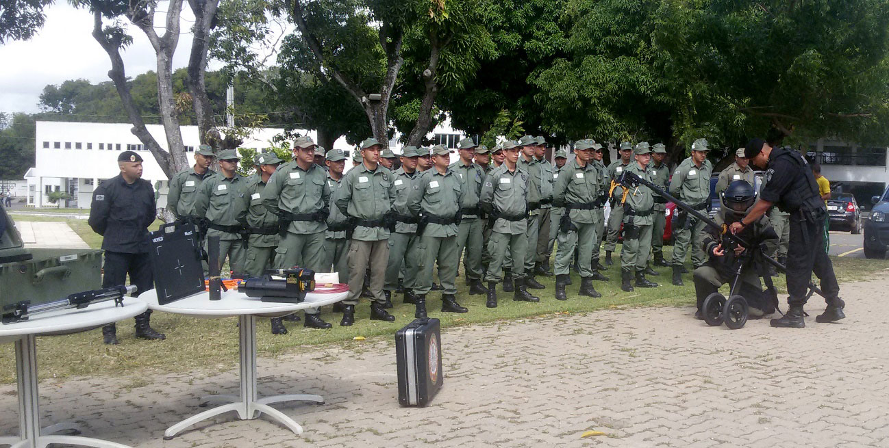 Batalhão da policia Militar em treinamento